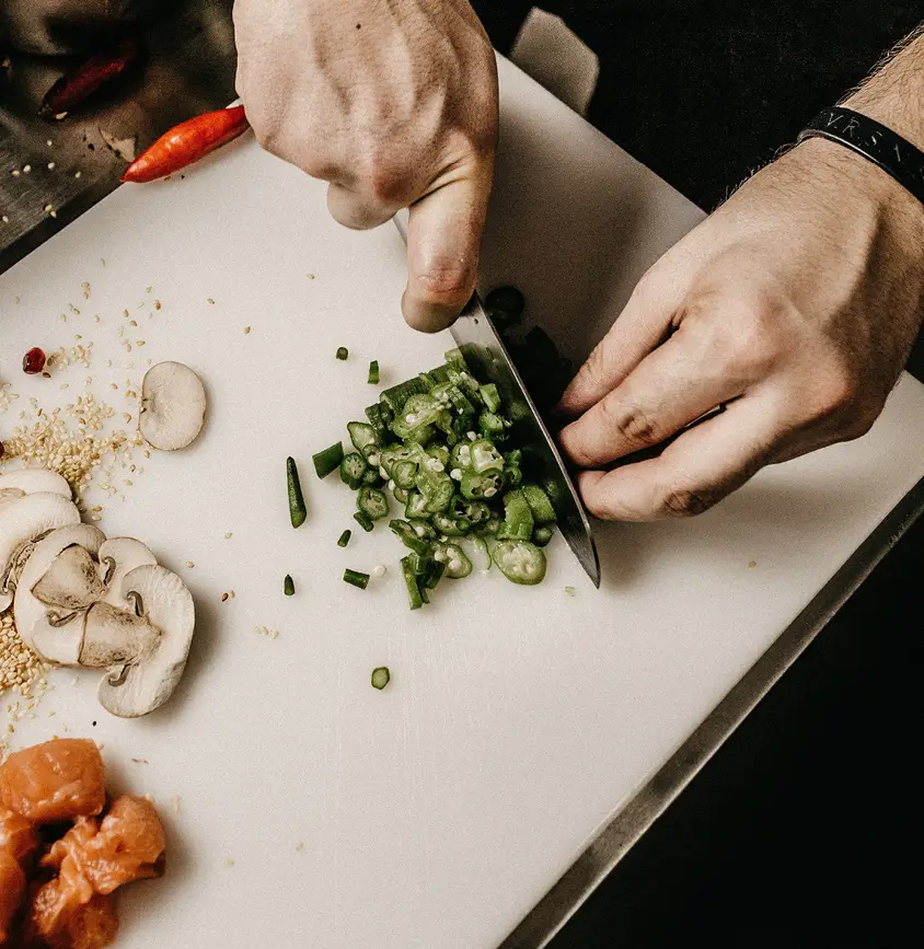 Kok bereidt mise-en-place