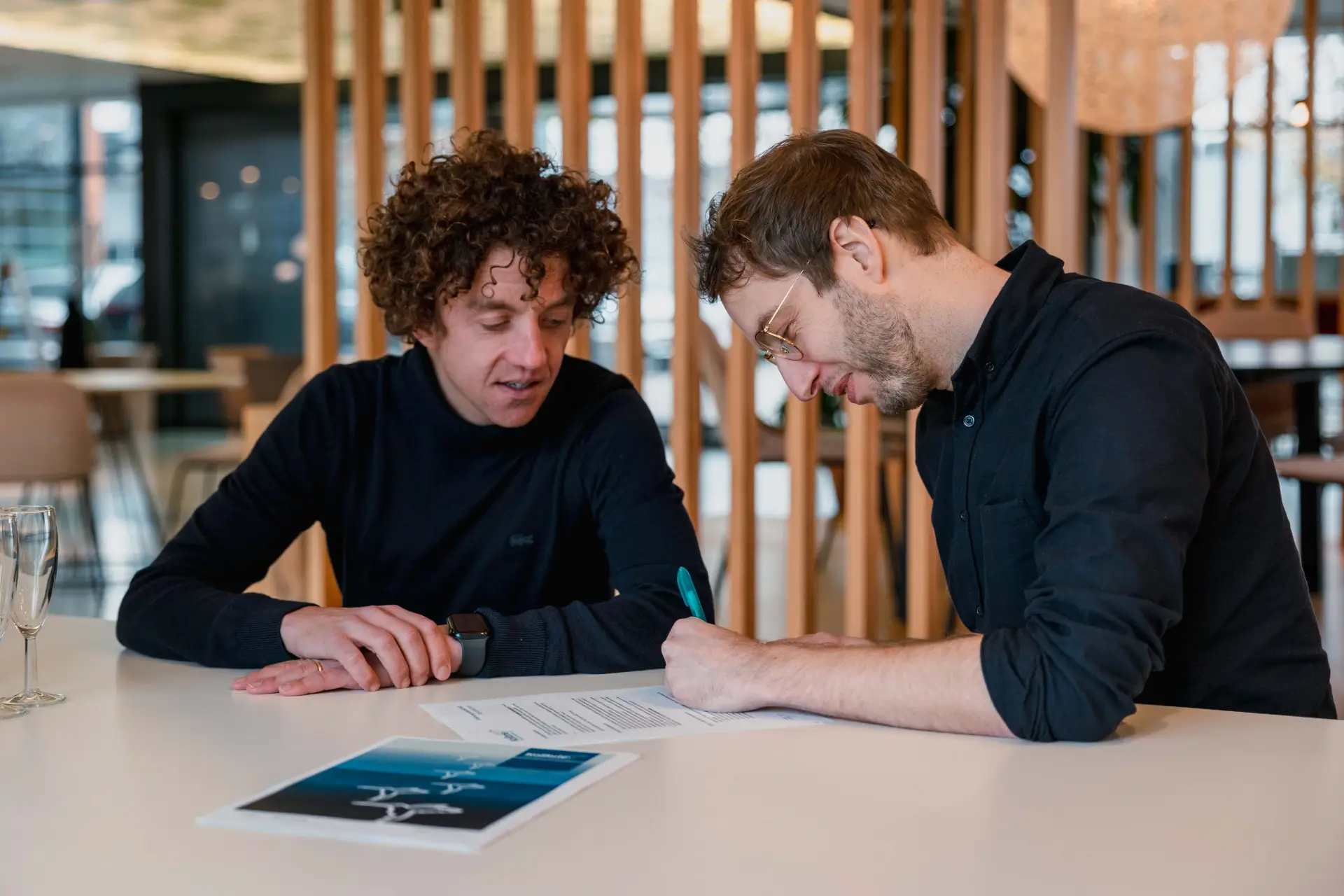 Medewerker aan het werk bij Kolibrie