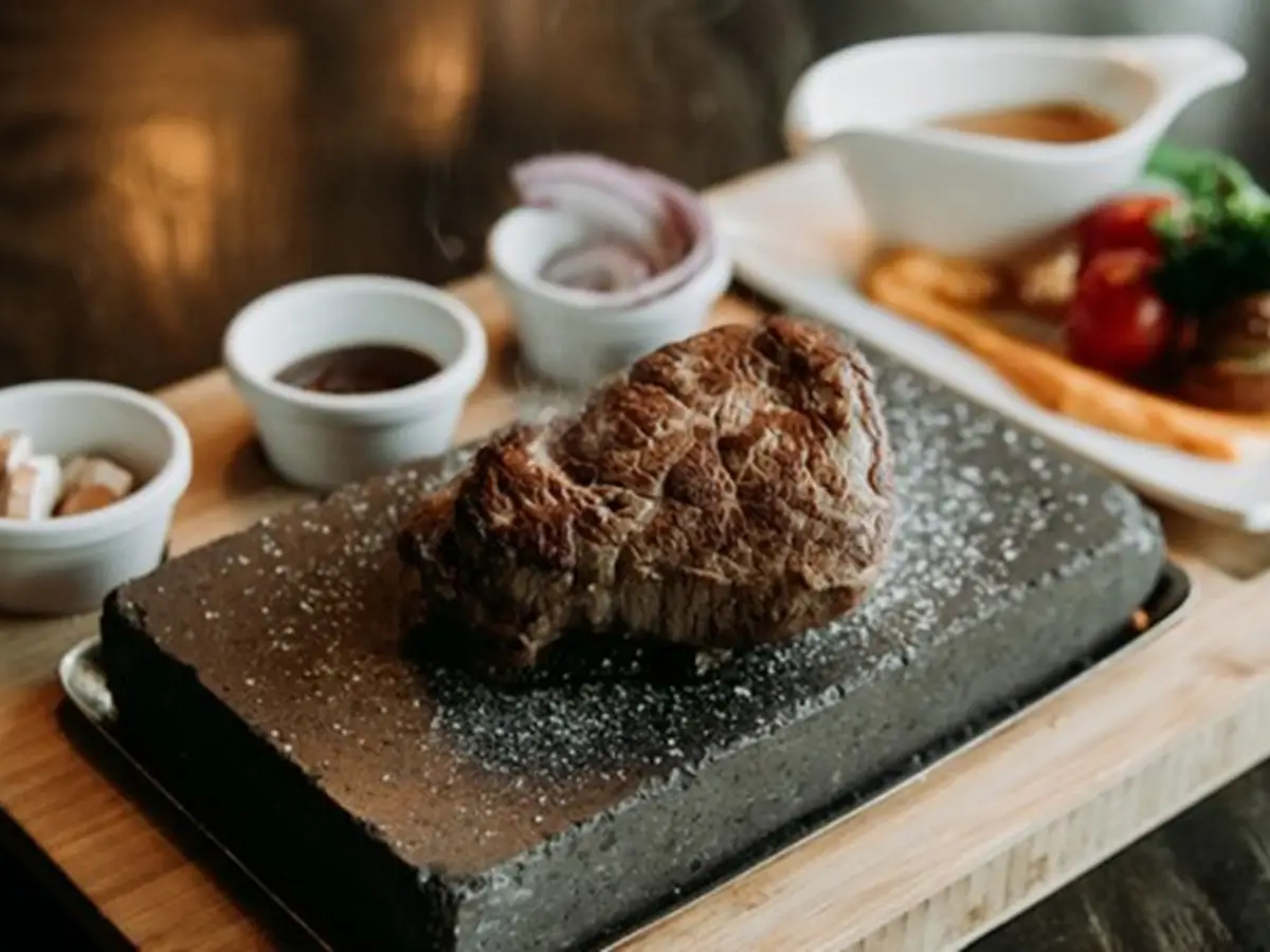 Tournedos on the Rock